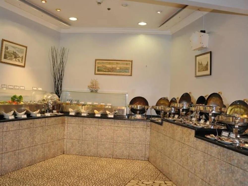 Grand Continental Hotel อาบูดาบี ภายนอก รูปภาพ