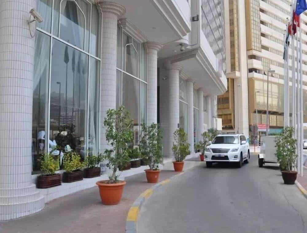 Grand Continental Hotel อาบูดาบี ภายนอก รูปภาพ